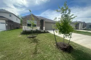 365 Sonterra Dr, San Marcos, TX 78666 - Photo 2