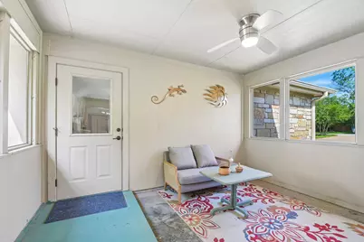 307 W 4th Street, Elgin, TX 78621 - Photo 32
