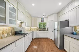307 W 4th St, Elgin, TX 78621 - Photo 10
