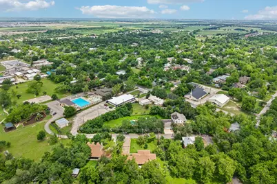 307 W 4th Street, Elgin, TX 78621 - Photo 40