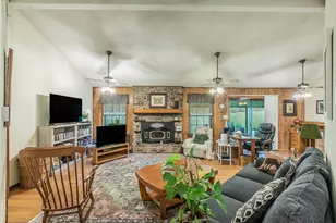 136 Redbird Ln, Smithville, TX 78957 - Photo 2