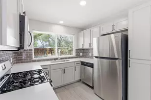 704 Buckingham Pl, Austin, TX 78745 - Photo 10