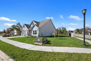 500 Treaty Oak Dr, Georgetown, TX 78628 - Photo 2