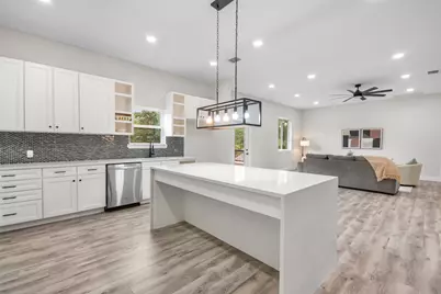 197 S Buckhorn Drive, Bastrop, TX 78602 - Photo 4