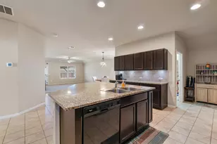 124 Denton Dr, Hutto, TX 78634 - Photo 6