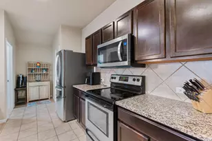 124 Denton Dr, Hutto, TX 78634 - Photo 8