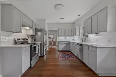 8910 Spicebrush Drive, Austin, TX 78759 - Photo 16