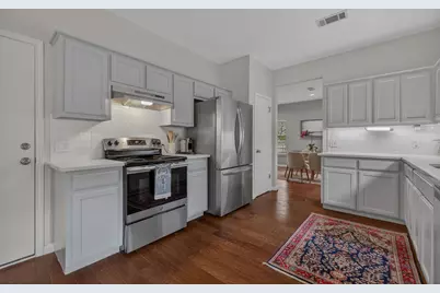 8910 Spicebrush Drive, Austin, TX 78759 - Photo 18