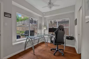 8910 Spicebrush Dr, Austin, TX 78759 - Photo 28