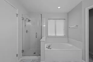 8910 Spicebrush Dr, Austin, TX 78759 - Photo 24