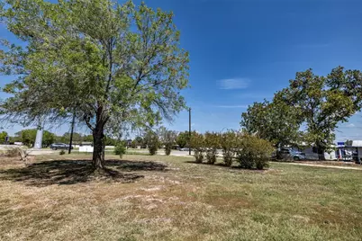 300 Blackjack Street, Lockhart, TX 78644 - Photo 8