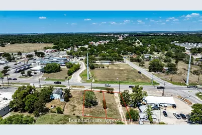 300 Blackjack Street, Lockhart, TX 78644 - Photo 16