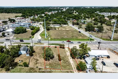 300 Blackjack Street, Lockhart, TX 78644 - Photo 12