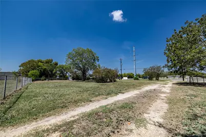 300 Blackjack Street, Lockhart, TX 78644 - Photo 10