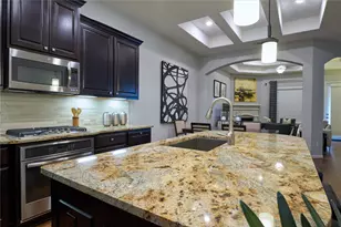 105 Beneteau Dr, Austin, TX 78738 - Photo 2