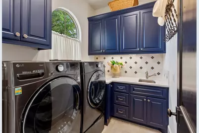 12432 Beverly Villas Court, Austin, TX 78732 - Photo 24