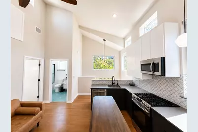 913 Duncan Lane #201, Austin, TX 78705 - Photo 2
