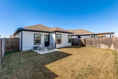 204 Kellys Heroes Way, Jarrell, TX 76537 - Photo 22