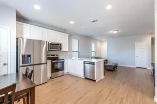 204 Kellys Heroes Wy, Jarrell, TX 76537 - Photo 8