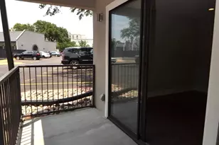 935 La Posada Dr, Austin, TX 78752 - Photo 10