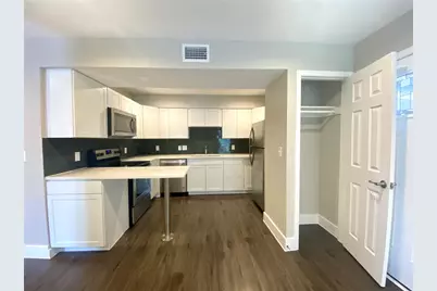 935 La Posada Drive #141, Austin, TX 78752 - Photo 4