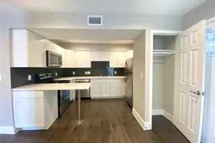 935 La Posada Dr, Austin, TX 78752 - Photo 4