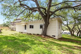 1131 Edgewater Dr, Spicewood, TX 78669 - Photo 2