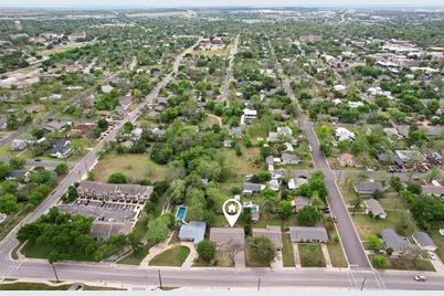406 E 2nd Street, Georgetown, TX 78626 - Photo 2