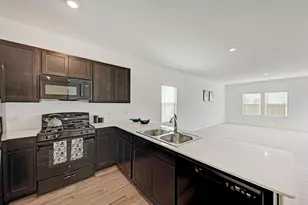 526 Thunderstorm Ave, Lockhart, TX 78644 - Photo 2