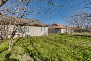 8801 Piney Point Dr, Austin, TX 78729 - Photo 30