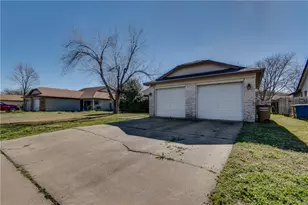 8801 Piney Point Dr, Austin, TX 78729 - Photo 2