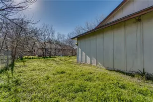 8801 Piney Point Dr, Austin, TX 78729 - Photo 28