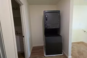 2002 W 2nd St, Taylor, TX 76574 - Photo 8