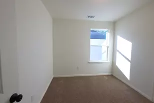 2002 W 2nd St, Taylor, TX 76574 - Photo 14