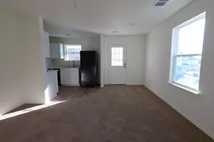 2002 W 2nd St, Taylor, TX 76574 - Photo 10