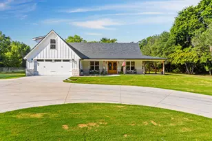 428 12th St, Valley Mills, TX 76689 - Photo 2