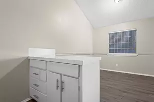 1302 Parker Ln, Austin, TX 78741 - Photo 10
