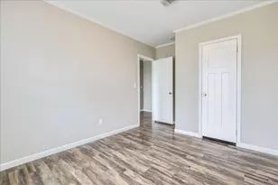 1098 Engelke Rd, Buda, TX 78640 - Photo 22