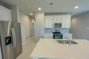 465 Unforgiven Ln, Jarrell, TX 76537 - Photo 4