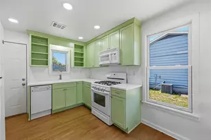 503 W Croslin St, Austin, TX 78752 - Photo 10