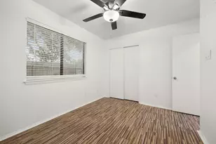 1411 Gracy Farms Ln, Austin, TX 78758 - Photo 14