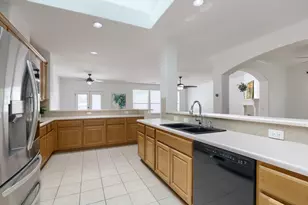 1004 Olympic Dr, Pflugerville, TX 78660 - Photo 10