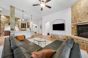10617 Camillia Blossom Ln, Austin, TX 78748 - Photo 4