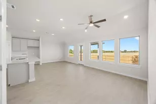 110 Divisadero Dr, Hutto, TX 78634 - Photo 4