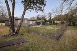 7305 Forest Wood Rd, Austin, TX 78745 - Photo 24