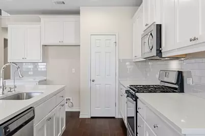 17228 Lathrop Avenue, Pflugerville, TX 78660 - Photo 10