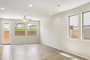 9105 White Coral Dr, Austin, TX 78729 - Photo 10