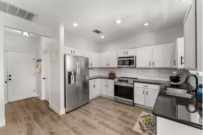110 Stone Crest Boulevard, Buda, TX 78610 - Photo 6