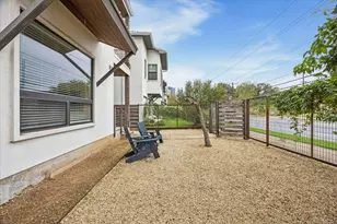 1011 E 12th St, Austin, TX 78702 - Photo 28