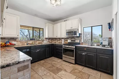 208 Amandas Way, Leander, TX 78641 - Photo 6